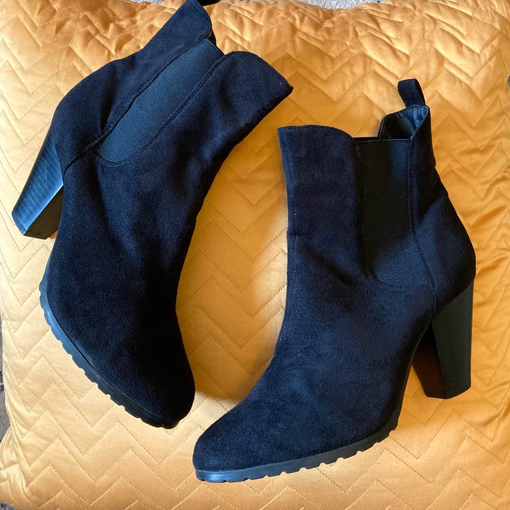 ◾️Women’s Black Liliana Heeled Ankle Booties, size 7◾️